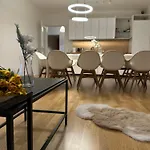 4 Room, 2 Bath, Parking *