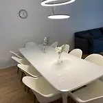 4 Room, 2 Bath, Parking Apartamento