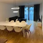 4 Room, 2 Bath, Parking