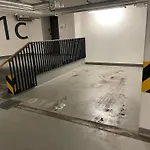 4 Room, 2 Bath, Parking Prag