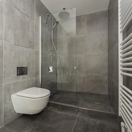 4 Room, 2 Bath, Parking Apartman