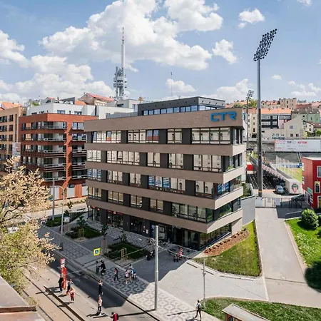 4 Room, 2 Bath, Parking * Prága