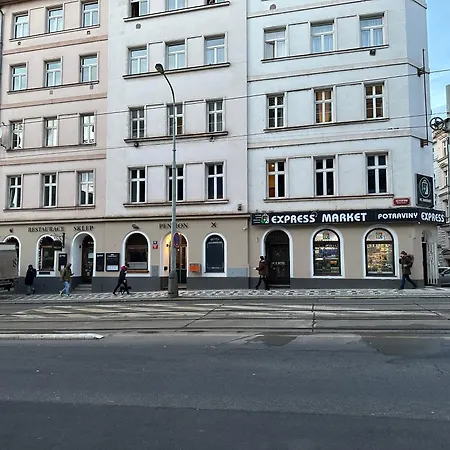 Apartment 4 Room, 2 Bath, Parking Prag