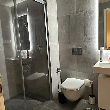 Apartment 4 Room, 2 Bath, Parking