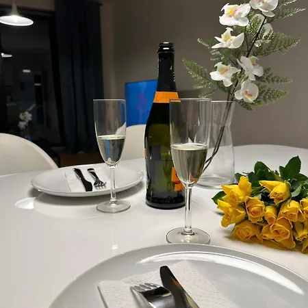 4 Room, 2 Bath, Parking * Praga