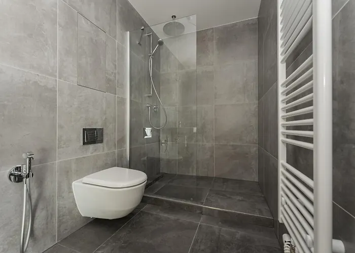 4 Room, 2 Bath, Parking Apartman