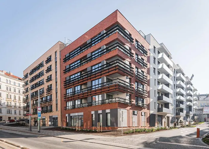 4 Room, 2 Bath, Parking
