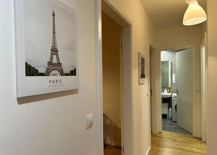 4 Room, 2 Bath, Parking *