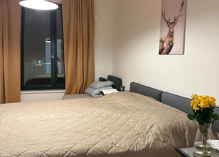4 Room, 2 Bath, Parking *