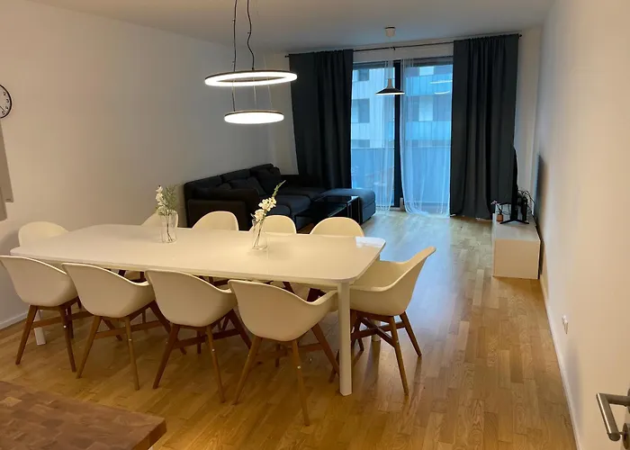 4 Room, 2 Bath, Parking